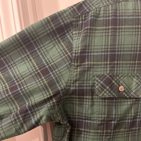 Men’s Eddie Bauer button-down shirt - Picture 3 of 5